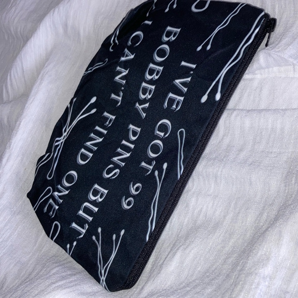 Cosmetic Case NWOT Make up Pouch Unbranded Black & White - Picture 14 of 15